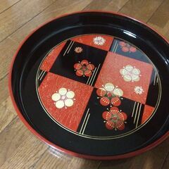 漆塗りのお盆
