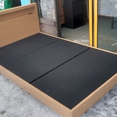 セミダブルベッド（シングルより一回り幅広です）