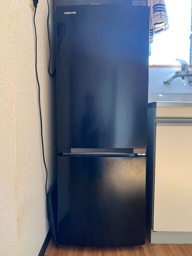 2023年10月購入 東芝 冷蔵庫 幅47.9㎝ 153L GR-U15BS(K) 2ドア 自動霜取り 右開きタイプ ひとり暮らし 省スペース 耐熱天板 2022年モデル セミマットブラック