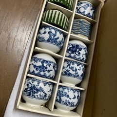 食器(箱はボロい新品)全部まとめて引き取り希望ですの画像