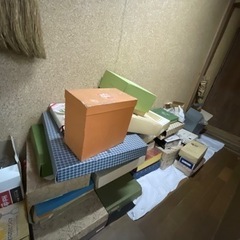 食器(箱はボロい新品)全部まとめて引き取り希望です