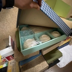 食器(箱はボロい新品)全部まとめて引き取り希望ですの画像