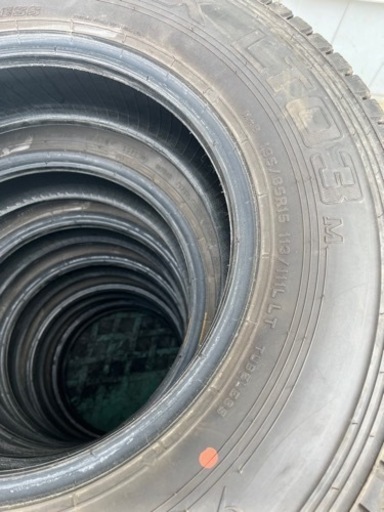 195/85R15 スタッドレス トラックタイヤ
