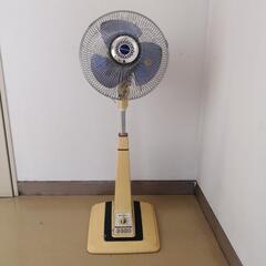 日立　古い扇風機