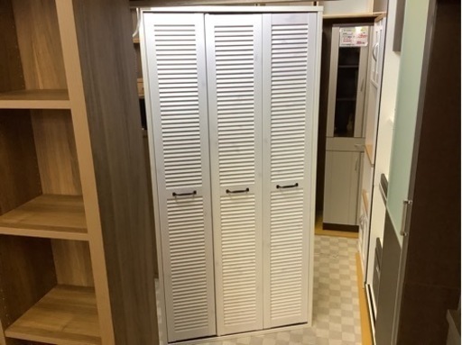 【リサイクルサービス八光】幅900㎜　折れ戸式　クローゼット　ホワイト木目