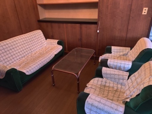 【ソファ4点セット】1人掛けソファ2点．2人掛けソファ1点．ガラステーブル1点