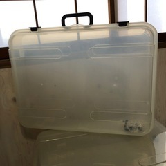 収納ケース、コンテナ　1個100円　残り2個の画像