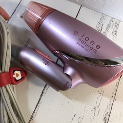 ドライヤー　ピンクでかわいい　ione tescom TOD412