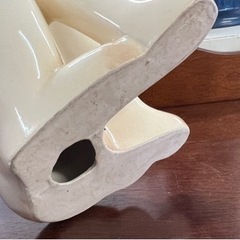 陶製の猫の置物の画像