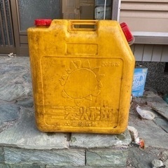 灯油ポリタンク　三菱灯油タンク　レトロ？