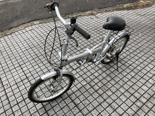 20インチ折りたたみ】6段変速 リヤキャリア付 前後IRCタイヤ新品