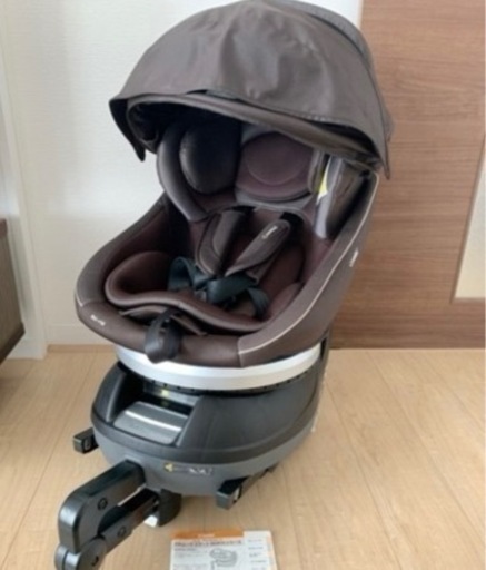 【取引中】コンビ　チャイルドシート　新生児　クルムーヴスマート