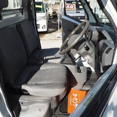 三菱 ミニキャブトラック Vタイプ 4WD、エアコン、パワステ、タイベル交換 ホワイト 走行135,184km  商品価格で石川県内登録の店頭渡だと一切の追加費用は御座いません。車検整備や保険、税金などコミコミ2年車検が付いてこの安心の支払総額表示です☆コミコミのポッキリ価格です。長期ローンOK☆ローンご相談ください☆ の画像