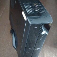 第209号　小型デスクパソコンです。Windows 11 Home