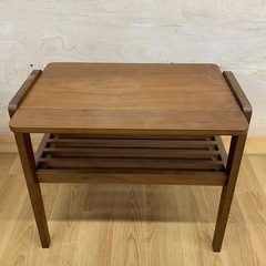 テーブル　サイドテーブル　木製　２段　中古の画像