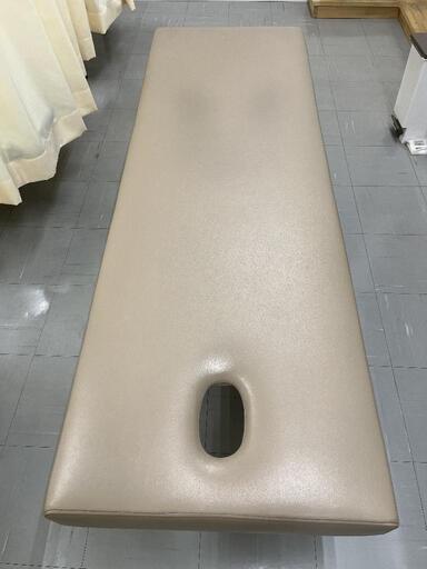 エステ・脱毛・マッサージ等　施術用ベッド