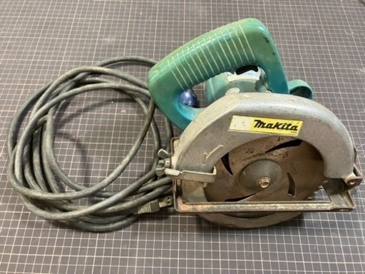電動丸ノコ　工具　DIYにも