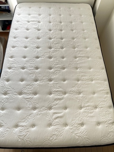 セミダブルベットとフレーム