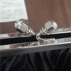 綺麗★物々交換ok！デート用 パーティーバック2つセット★ ハンドバッグ定価は1万円か2万円くらいです。 YAMADA系列華やかミニバッグ それぞれ定価は1万から2万円くらいで購入しています。の画像