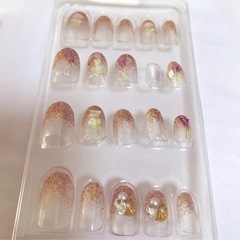 ネイルチップ　＊20個中1つ紛失！2枚目画像の接着テープもお付け...