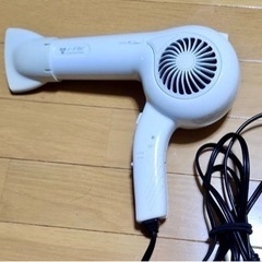ドライヤー　(ケアライズ i-Air)
