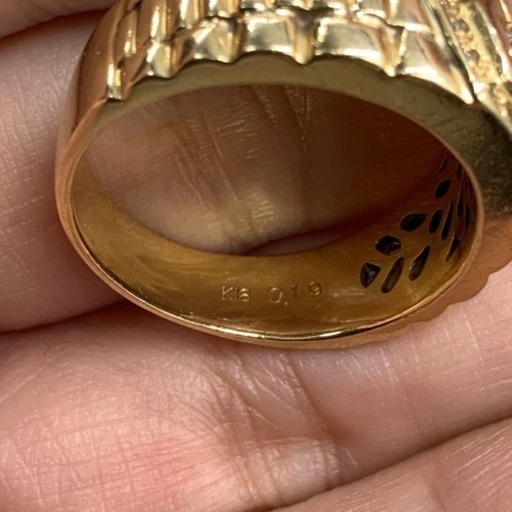 売り切れました。K18 18金　ダイヤモンドリング　10.2g 約20.5号　0.19ct