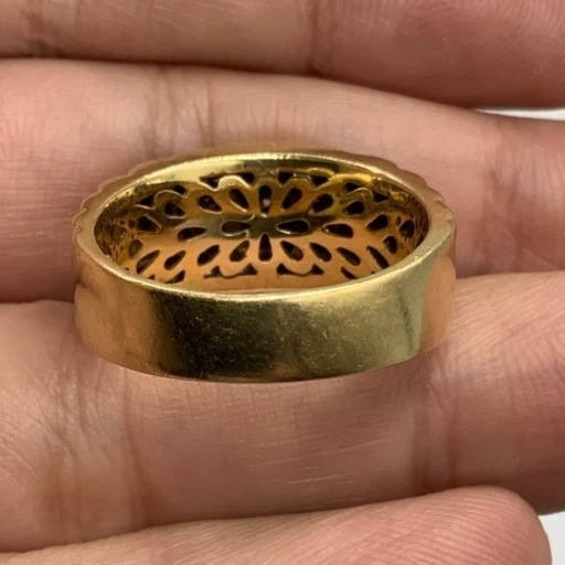 売り切れました。K18 18金　ダイヤモンドリング　10.2g 約20.5号　0.19ct