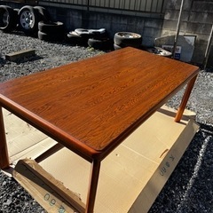 天竜材を使用したテーブル　全国家具連合会