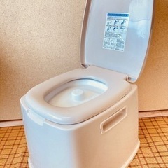 2,000円に値引中！　ポータブルトイレ　介護用　高齢者　の画像