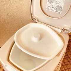 2,000円に値引中！　ポータブルトイレ　介護用　高齢者　の画像