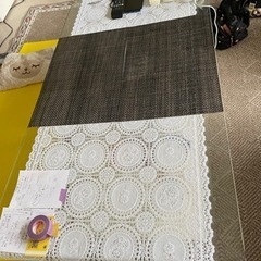 ガラス足付きテーブル（決まりました）