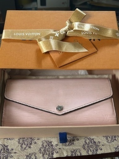 美品　ルイヴィトン エピ ポルトフォイユサラ ローズバレリーヌ長財布　ピンク