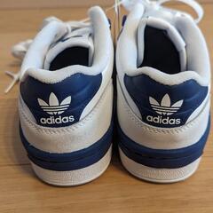 新品未使用　アディダス ライバルリー ロー GZ9794の画像