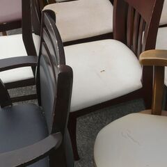 配達先決定🚚　無料配達します🚚DIY・リメイクに！椅子１８脚セットの画像