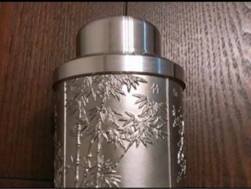有名な（錫スズ）茶缶