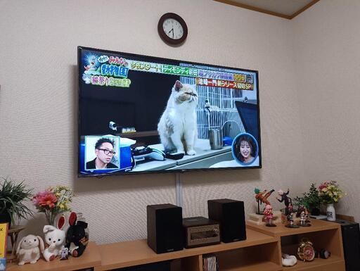65インチ液晶テレビ