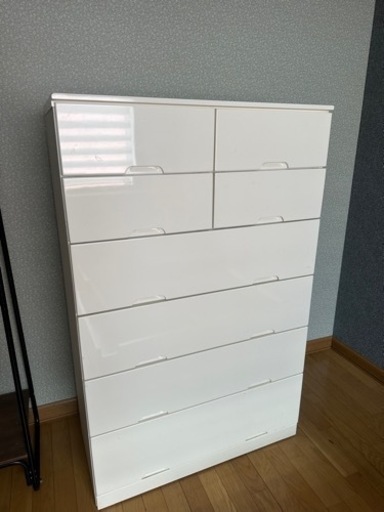 白い整理たんす