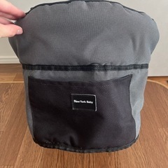 KATOJIのお食事イスとMARLMARLのエプロンの画像