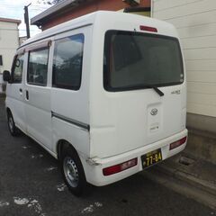 在庫整理価格　ハイゼットカーゴ　長い車検　メンテナンス車　車 検 令和7年9月　軽貨物や車中泊の入門用にどうですか。　外装の傷や凹みが多いです、機関はおおむね良好　現在サービスカーとして使用中なので走行距離は伸びます。軽貨物登録お手伝い出来ます。の画像