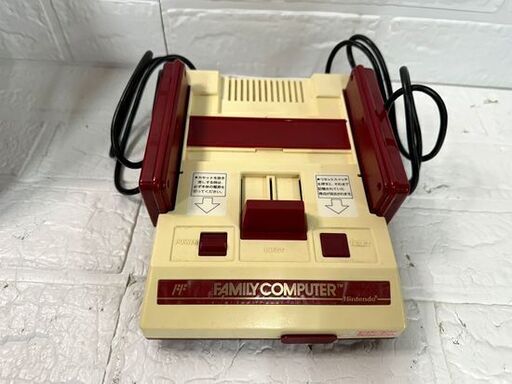  任天堂 ファミリーコンピュータ 本体 HVC-001 ファミコン 箱、取説、RFスイッチ、ACアダプタ付き Nintendo レトロ
