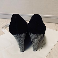 黒　スエード　パンプス　（DIANA）　24.0㎝の画像