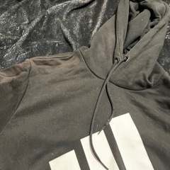 adidas👗前ポケット有り パーカー服 少し？肩に日焼け有り？の画像