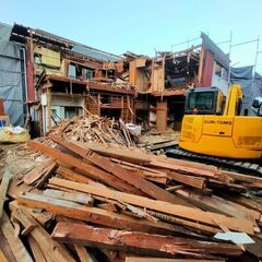 ☆解体重機オペレーターや解体工スタッフ募集！☆真面目な方はすぐに昇給します☆吹田市☆解体重機作業経験者免許所持者優遇☆の画像