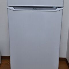 冷蔵庫、洗濯機、電子レンジのセットの画像