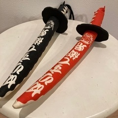 おもちゃの柔らか刀　2本の画像