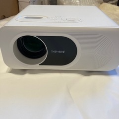 新品未使用 大画面で映画鑑賞しませんか？プロジェクター 家庭用 高輝度600ANSI 4K対応 の画像