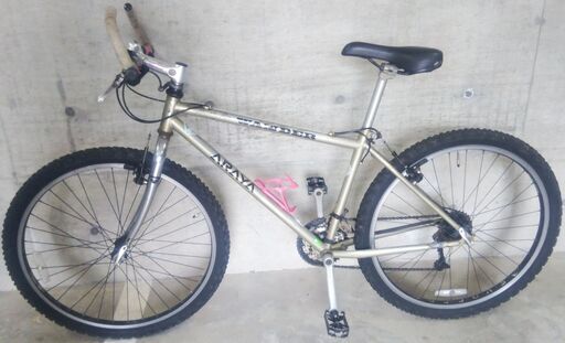 ※※※ 譲渡者ほぼ確定です ※※※ ★必ず現物の状態確認を！★ アラヤ（ARAYA）マディフォックス ＜26インチ／24段＞ ★現状渡し★