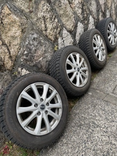 スタッドレスタイヤ　ホイール付き　8000円　4本セット