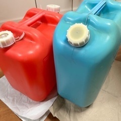 《お話中》灯油缶‼18ℓと20ℓ‼️2個セットで‼の画像