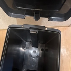 新品　45リットル　ゴミ箱の画像